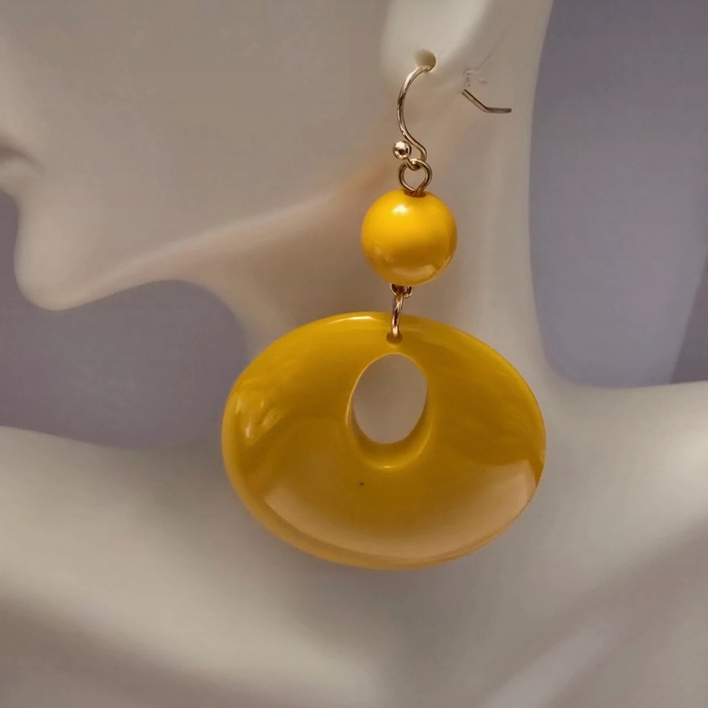 Elegant Yellow Earrings